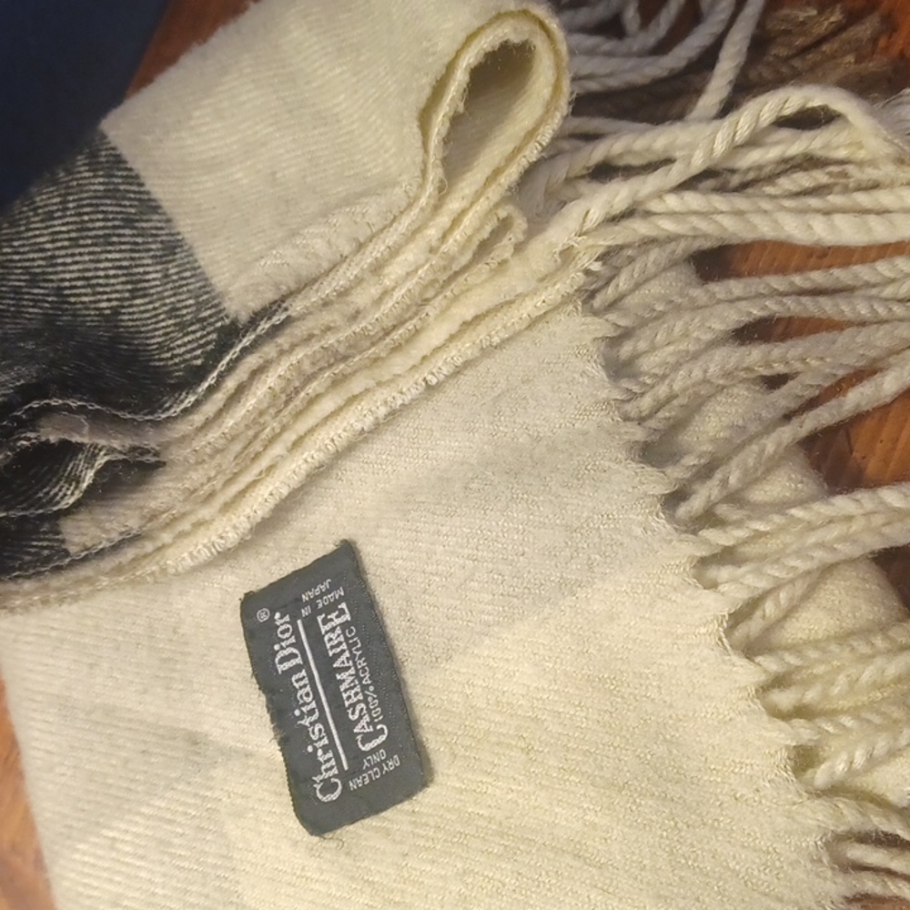 Christian  Dior scarf - Picture 12 of 12